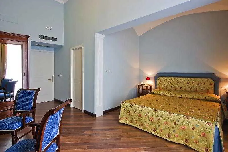 Decumani Hotel De Charme Neapel Italien